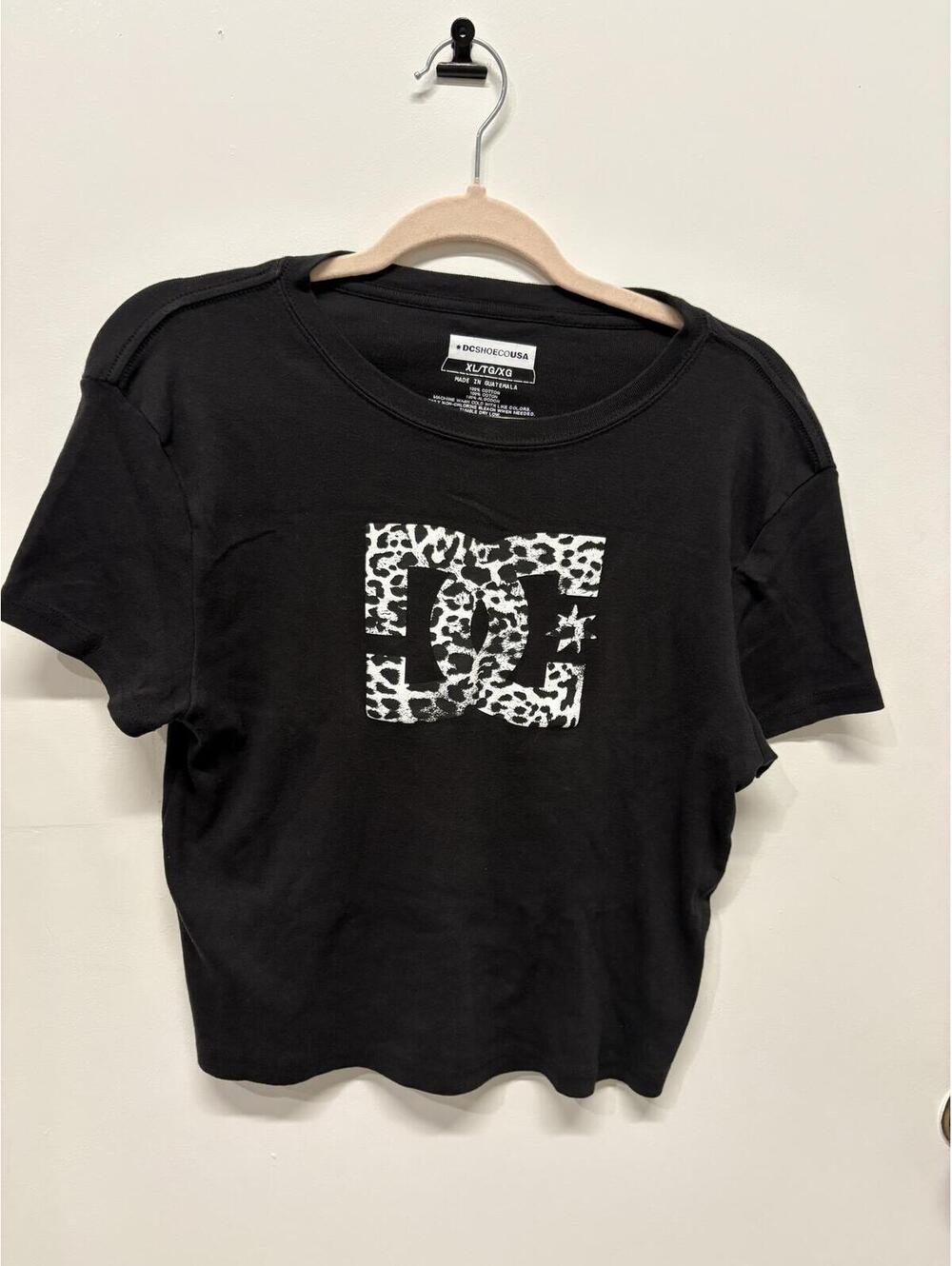 DC Shoes USA Black Leopard Logo Cropped T-Shirt Size XL